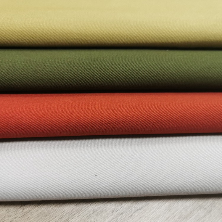 Precio de fábrica de tela de algodón tejido de color sólido suave tela de camisa 100% algodón cepillado impermeable