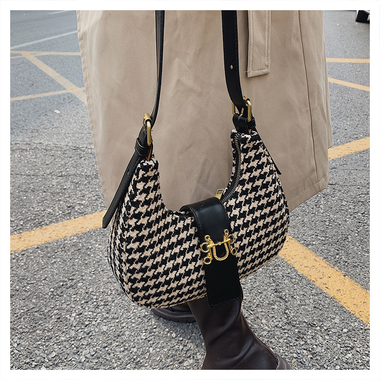 Fashion Houndstooth Crescent Bag Retro Shoulder Bag Handbag Bag display picture 3