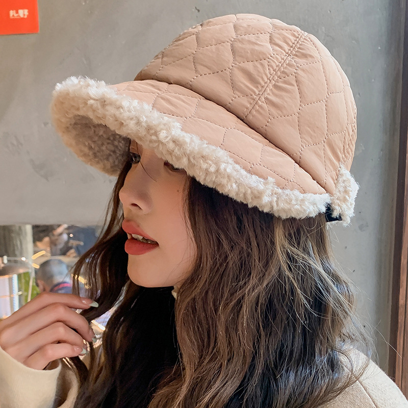 Chapeau en poils d'agneau pour femmes, chapeau chaud de cyclisme, défilé de mode, visage, petit duvet, langue de canard, en Stock, nouvelle collection automne et hiver_voghion.com