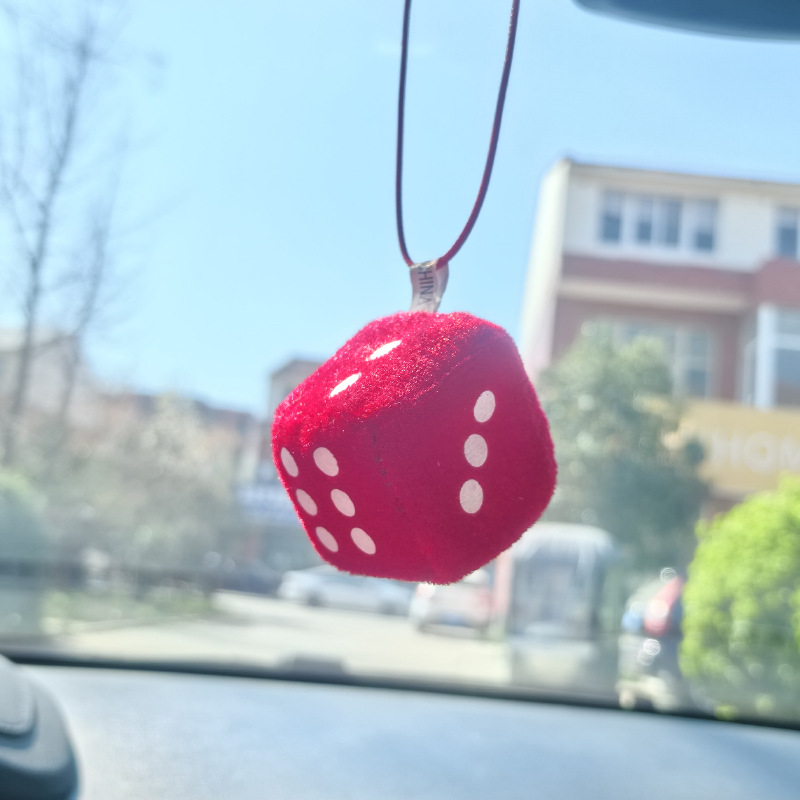 Colgante de accesorios de automóvil transfronterizo, colgante de automóvil, dados de felpa, colgante de automóvil, amor, Amazon