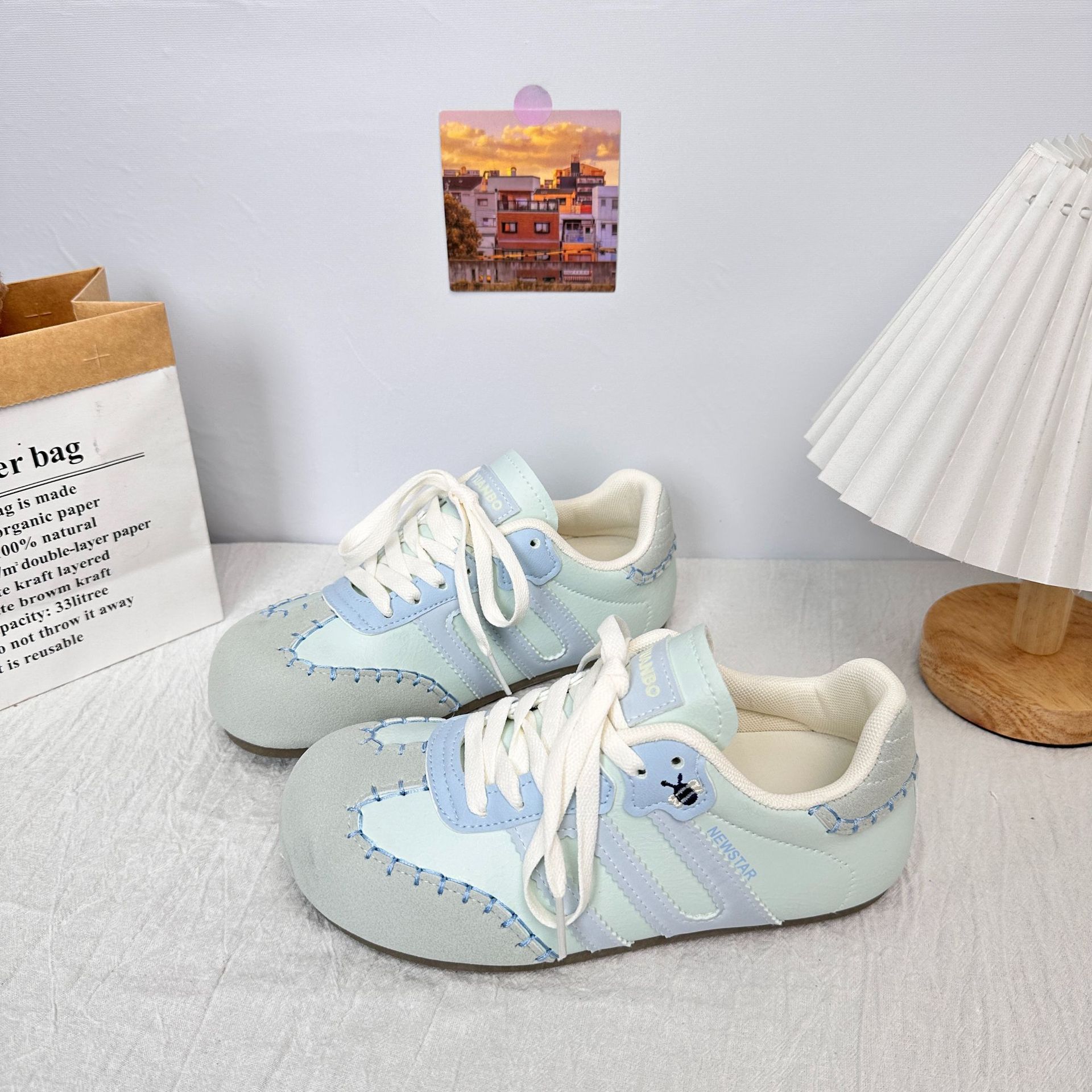 Yuanbo ins versión coreana de los nuevos zapatos blancos de entrenamiento alemán retro ligero para mujer 2025 estudiantes de primavera zapatos casuales planos en nombre del cabello image 4