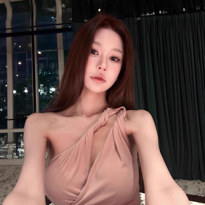 TZ6883粉色扭结镂空斜领单肩背心女新款气质修身辣妹不规则上衣|undefined
