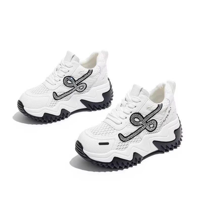 Zapatos de verano nuevos zapatos de mujer de altura transpirable de fondo grueso rebote universal mesh casuales zapatos deportivos de mujer