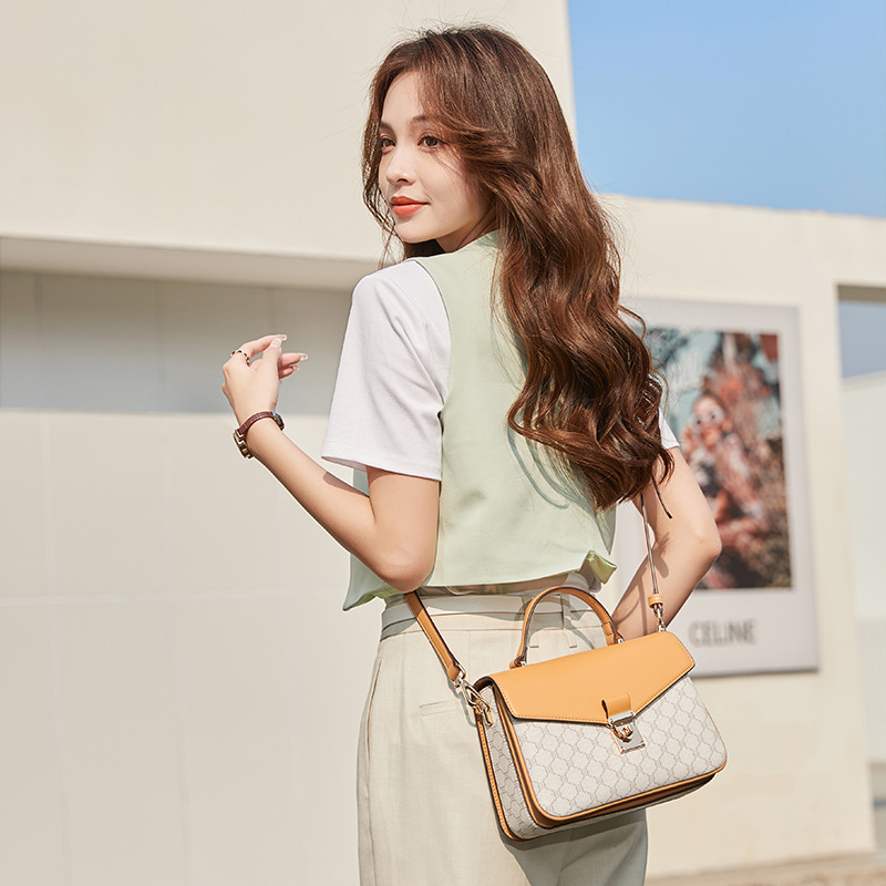Túi đeo chéo nữ da thật dáng vuông nhỏ phối màu tương phản — Màu nâu xám