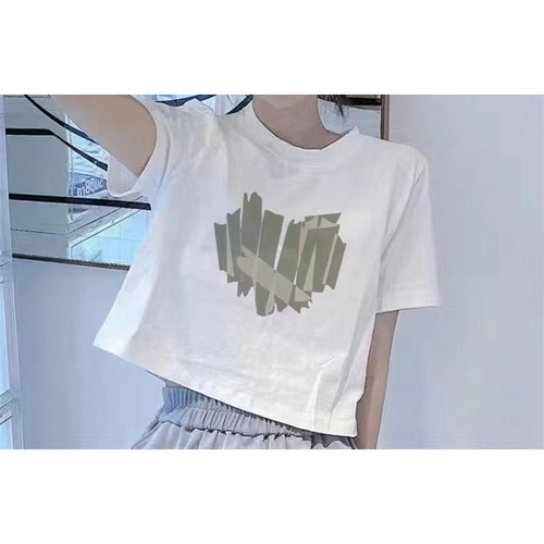 Short-sleeved women's T-shirt 2025 summer new design slim fit regular shoulder height raising small upper garment