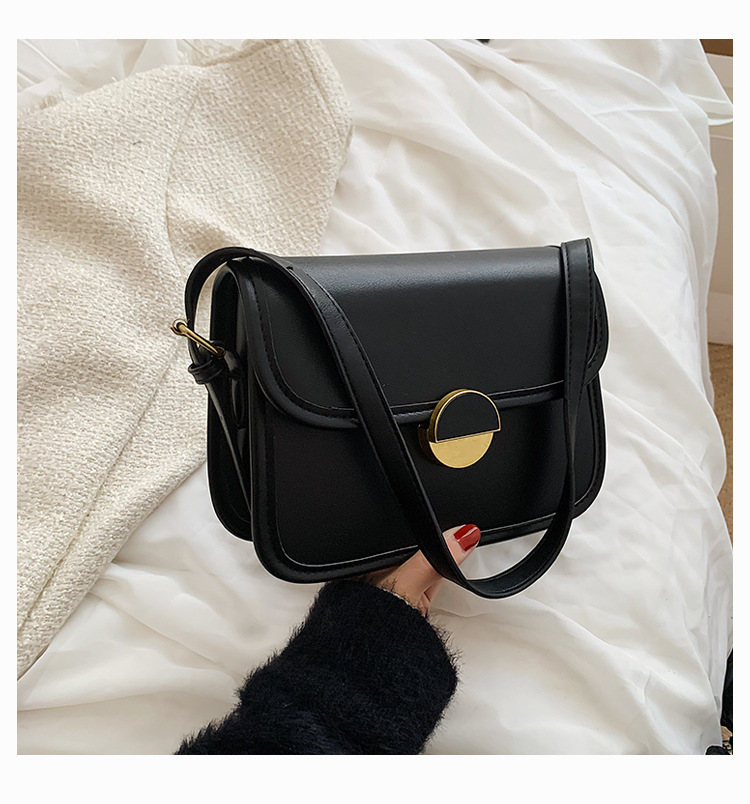 autumn and winter 2021 new fashion casual messenger bag simple shoulder small square bagpicture3