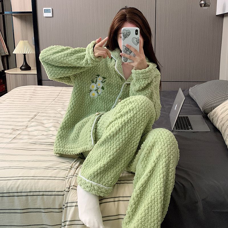 Pijamas de invierno al por mayor transfronterizos pantalones cardigans de manga larga dos piezas de franela gruesa y cálida ropa para el hogar