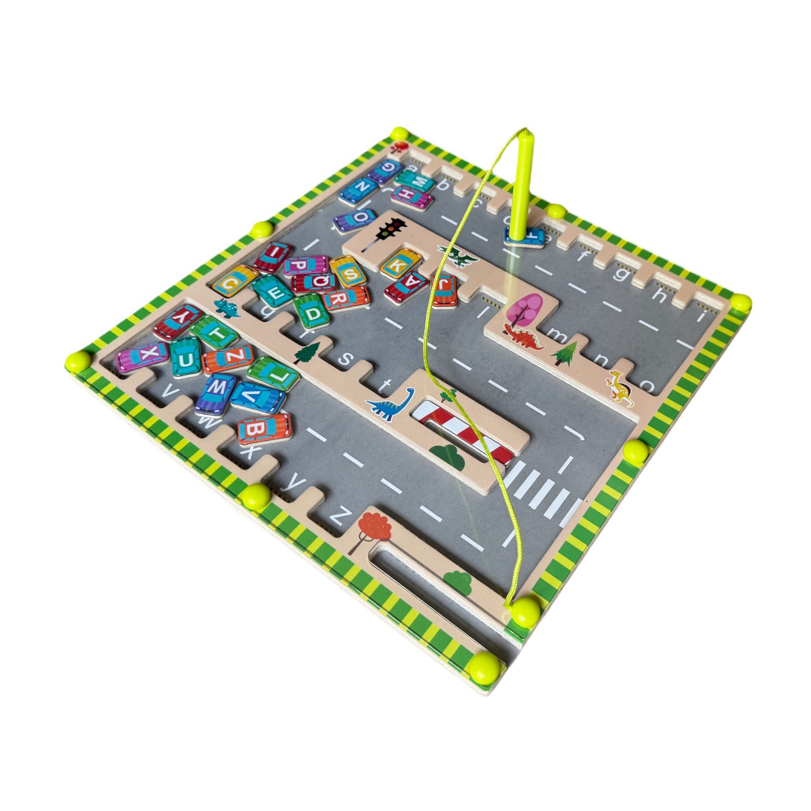 Tren de madera retrocede y entra en el almacén Tablero de conteo Juguete laberinto magnético