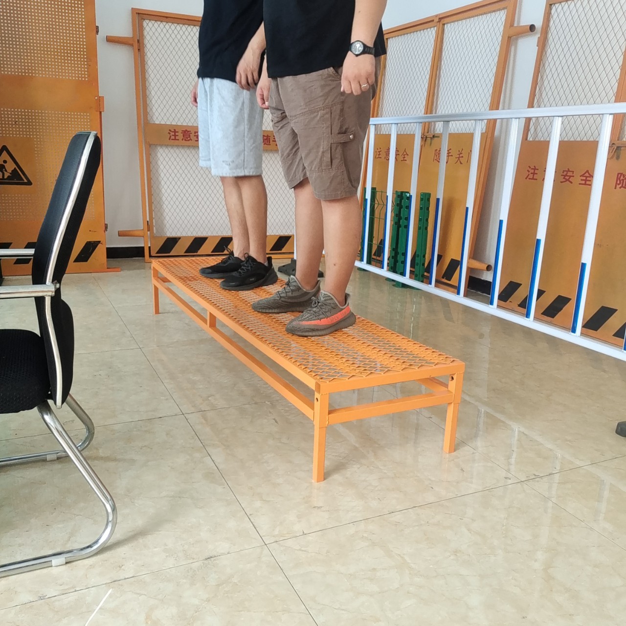 建筑工地打灰马凳 楼顶钢筋屋面检修马凳钢踏板网成品周转马道