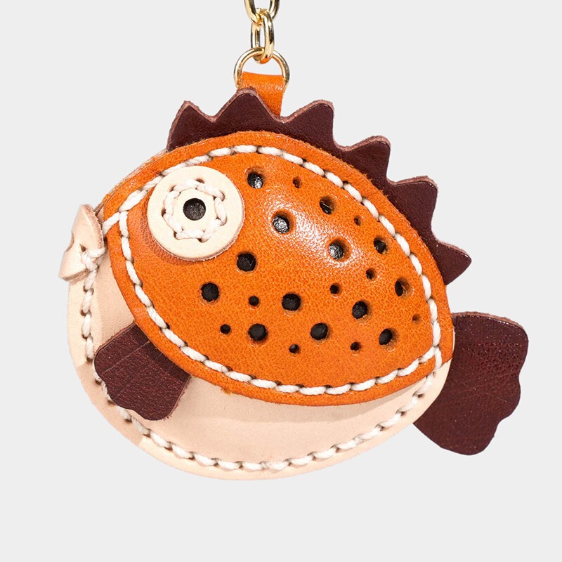 First-Layer Cowhide Hand-Stitched Cute Pufferfish Keychain Pendant for Men and Women, Car Leather Bag Pendant