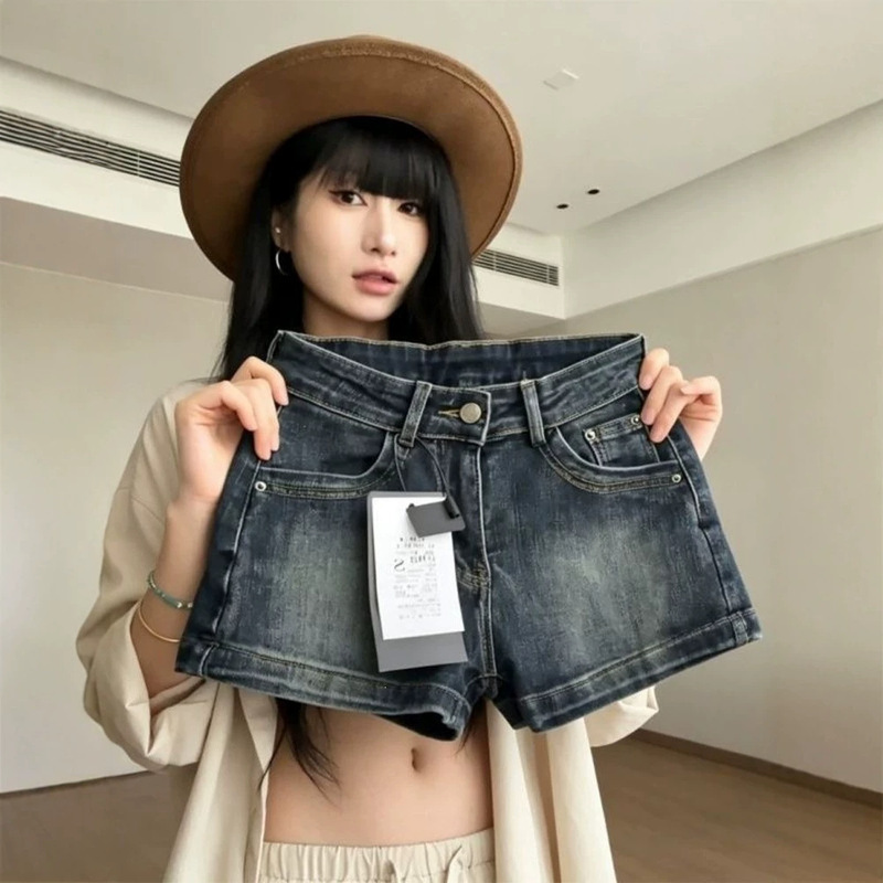 American-style high-end elegant straight-leg denim shorts for women, autumn hot girl embroidered high-waisted slim-fit hip-hugging hot pants