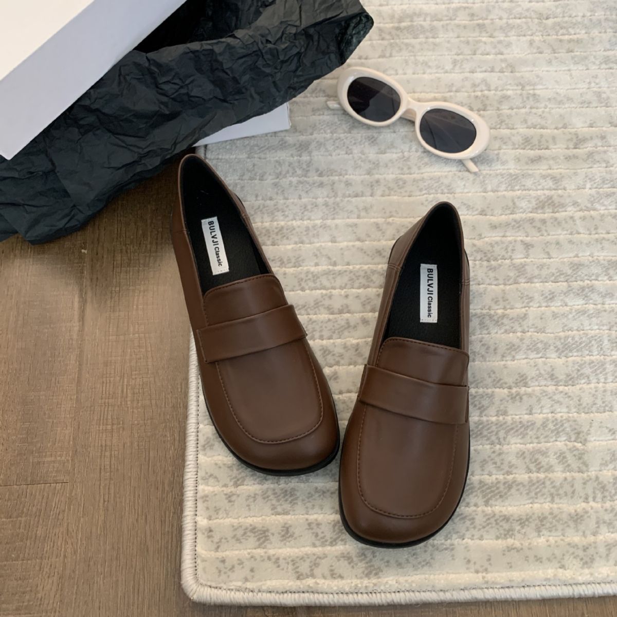 Lightweight autumn loafers
