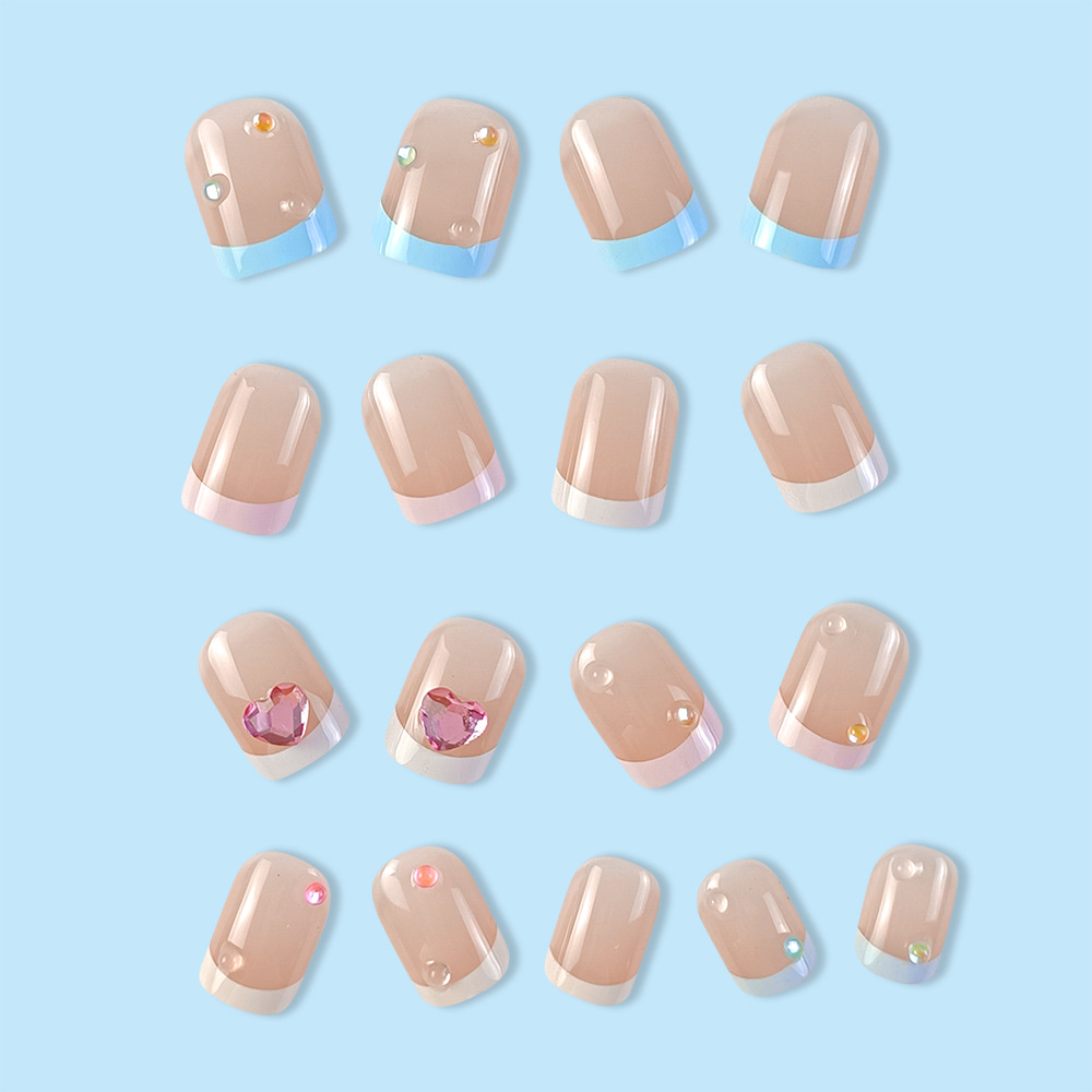 Color desnudo de diamante de manicure francesa, uñas cortas frescas y dulces, cabeza cuadrada para usar uñas 24 piezas de parche de uñas terminado