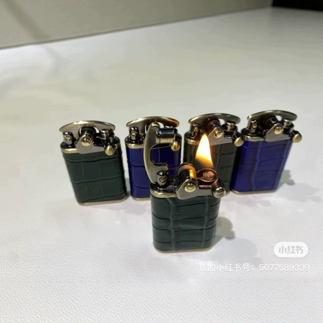 Кожаная зажигалка ручной работы