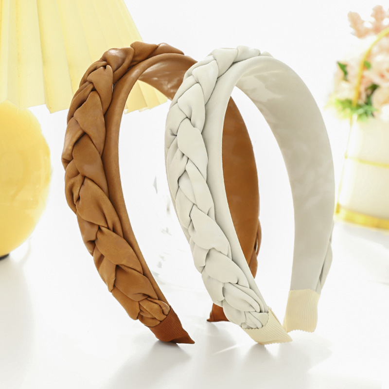 Simple Woven Pu Leather Headband Wholesale Nihaojewelry display picture 3