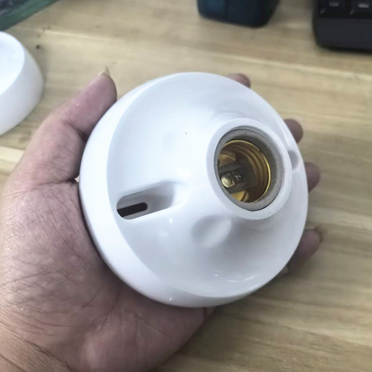 115 amplio soporte de lámpara de cerámica interna E27 cabeza de tornillo anti-caída espiral ignífugo soporte de lámpara plana redonda resistente a altas temperaturas