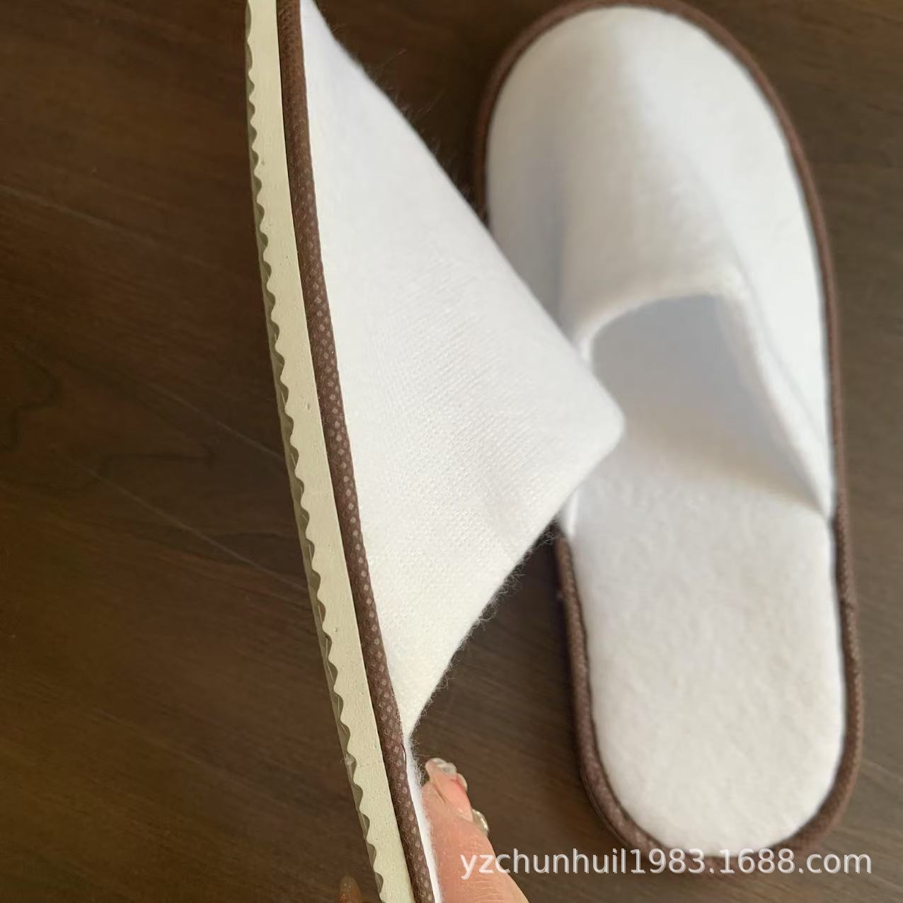 拉毛绒香底款。