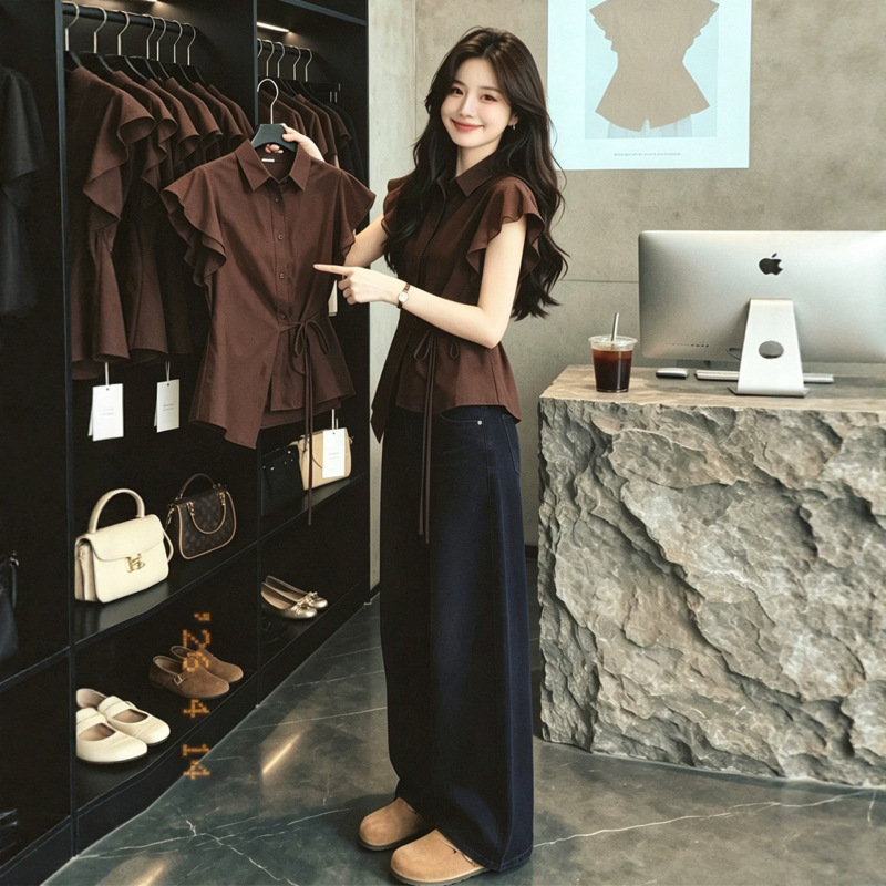 Coffee-Colored Short-Sleeve Shirt for Women, 2026 New Summer Style, Waist-Cinching, Slimming, Fashionable and Stylish Design Top A11912