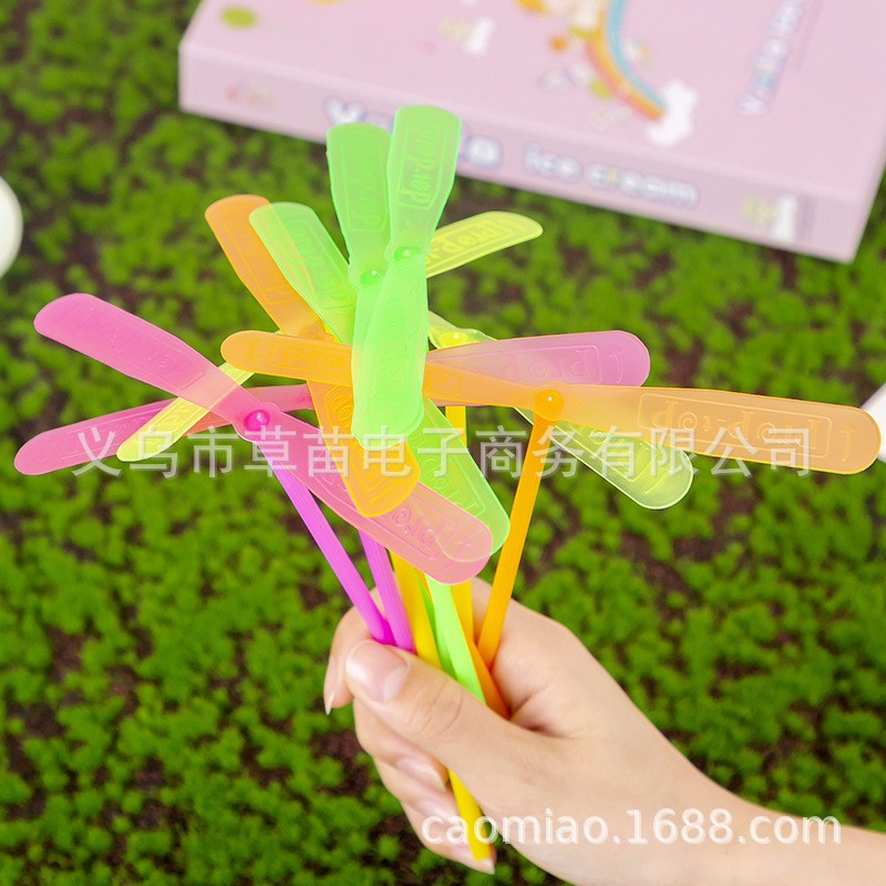 Classic toys bamboo dragonfly hand rub flying fairy children's small toys wholesale stall toy gifts