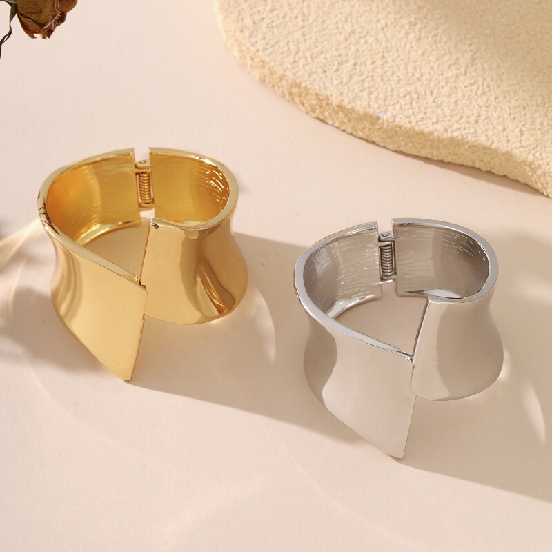 European and American Cross-Border Exaggerated Bracelets, Heavy Design Metal Glossy Bracelets, Geometric Stylish Wide Symmetrical Bracelets