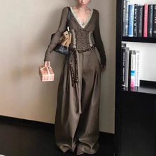 【10-20晚8点上新 限时95折】欲辣撩精/蕾丝木耳边V领打底衫女T恤