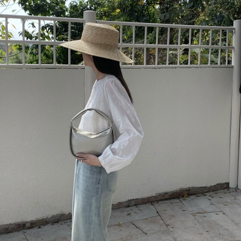 South Korea niche designer brand underarm baguette bag 2024 New Online Celebrity ins super popular macaron handbag South Korea niche designer brand underarm baguette bag 2024 New Online Celebrity ins super popular macaron handbag