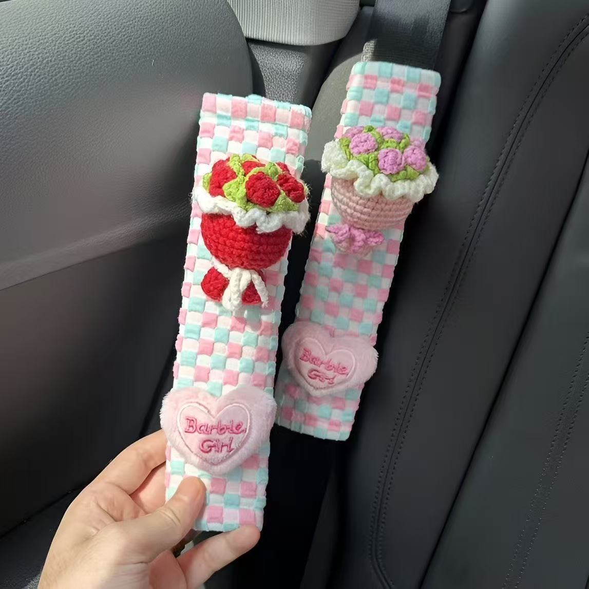 Couple-Style Knitted Rose Flower Car Seatbelt Shoulder Pads, Anti-Neck-Strangling, High-End Feel, Universal Car Interior Decorations