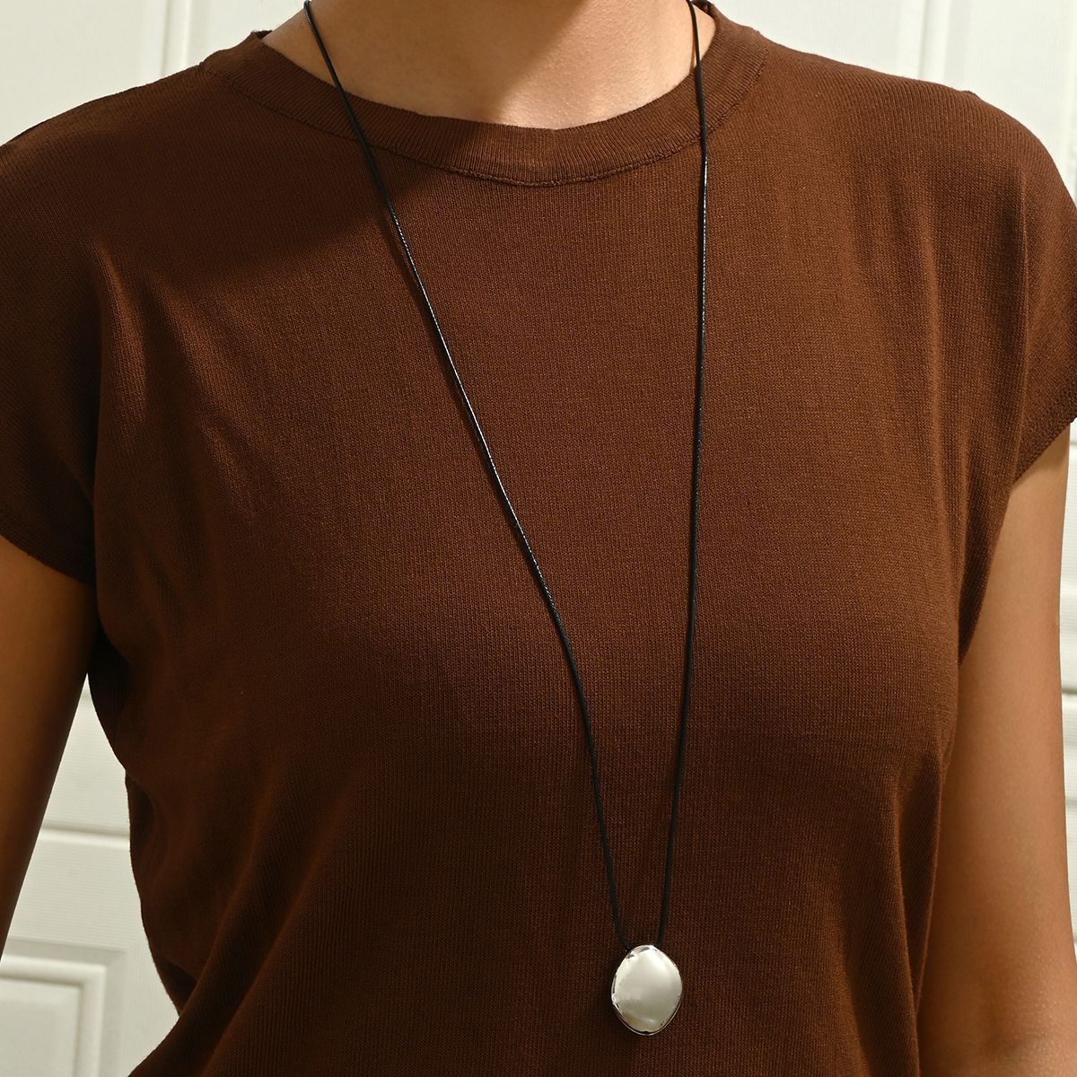 Europa y Estados Unidos transfronterizos colgante de gota de agua simple fiesta punk cuerdas suéter accesorios cadena collar exagerado brillante
