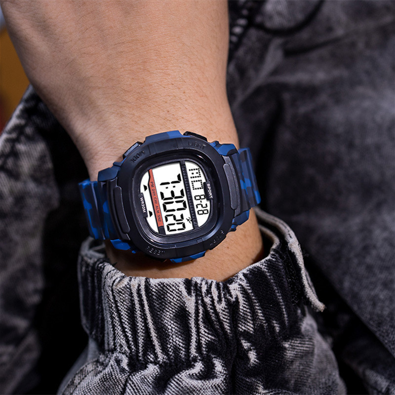 Moda multi-funcional deportes al aire libre comercio exterior reloj electrónico hombres doble tiempo transfronterizo estudiante popular reloj cuadrado