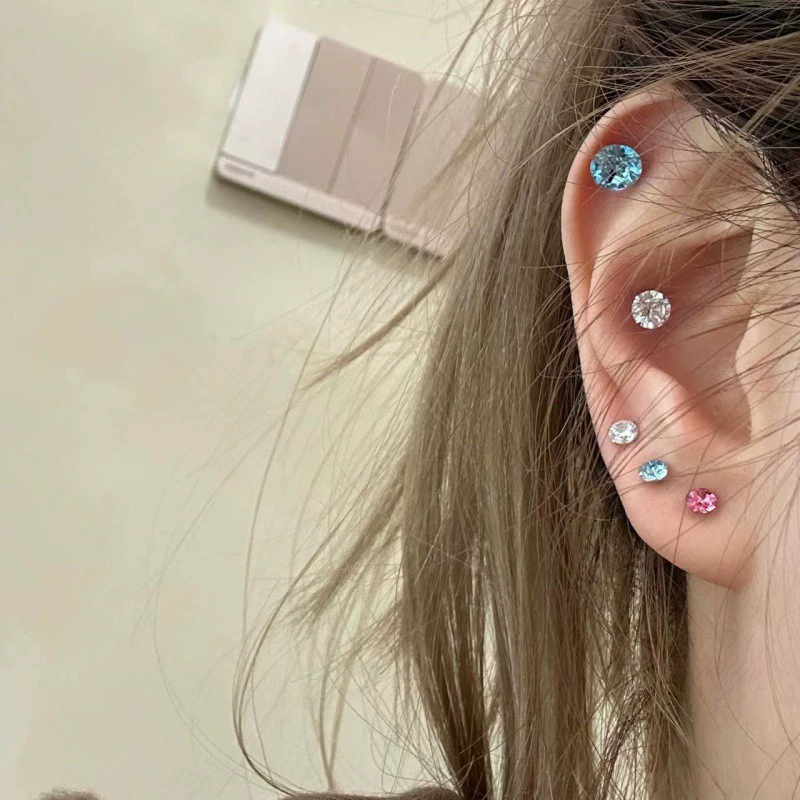 Серьги из циркония, дизайн фуксия, тренд сезона