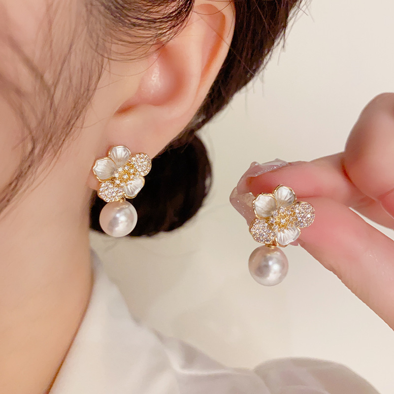 Elegant sophisticated small design earrings from pearl