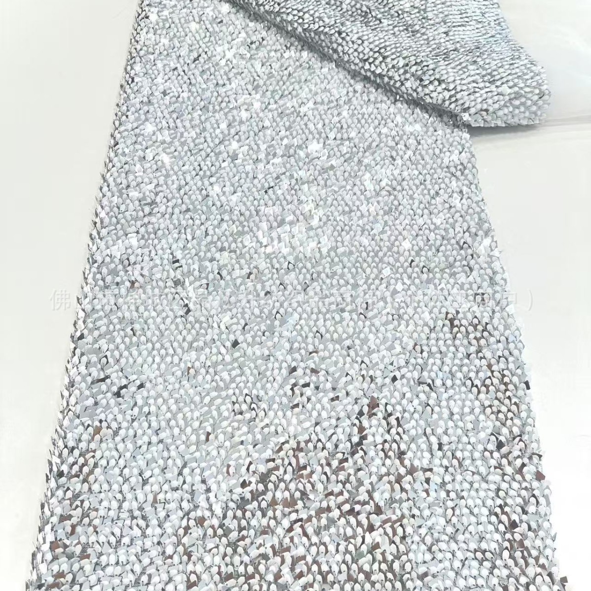 Fabricante al por mayor escamas de pescado sequin bordado tela cena brindis vestido de baile vestido de fiesta tela