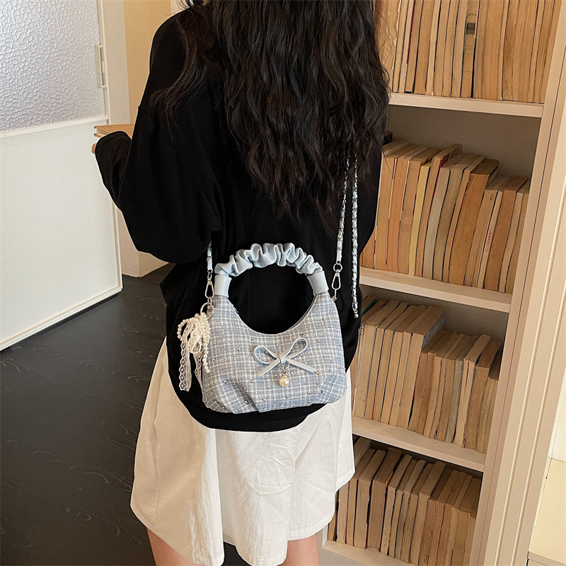 Nicho de diseño textural bolso mujer 2026 nuevo estilo de moda de verano simple bolso de hombro diario bolso brazalete image 4