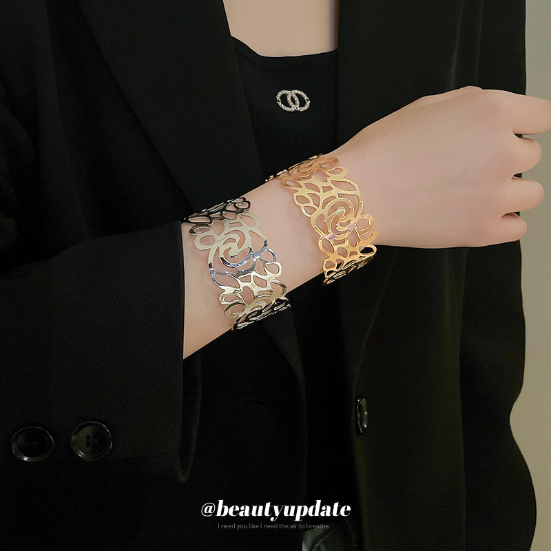 Pulsera abierta de metal geométrico patrón pulsera de diseño simple europea y americana, sentido de alta calidad, personalidad, joyería exagerada al por mayor