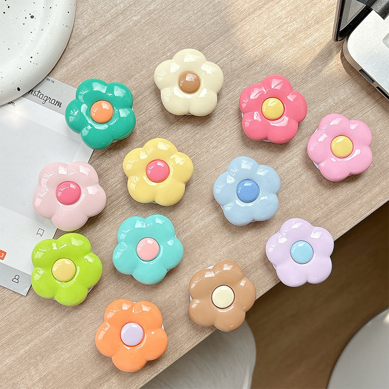 Minimalist Floral Phone Holder Adhesive Lazy Desktop Stand for Watching Shows Portable Ring for Men and Women