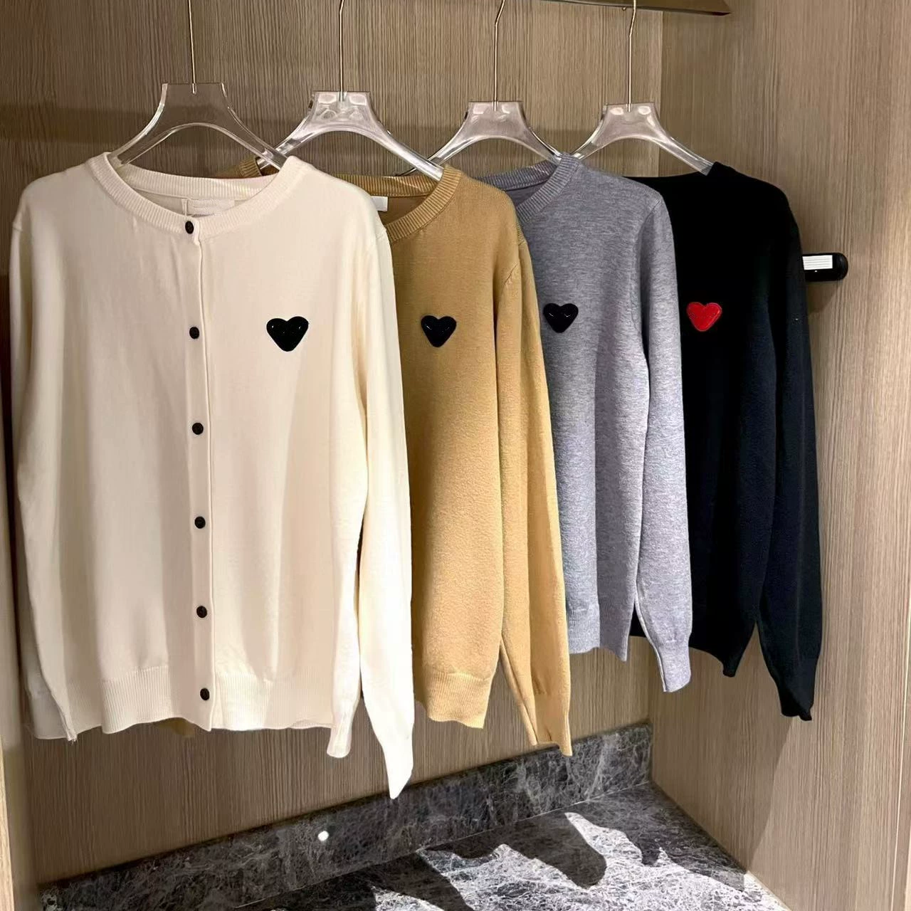 Глаза любви кардиган вечнозеленый простой повседневный трикотажный пиджак 2025 весна и осень дикий свитер через границу