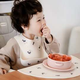ins风宝宝婴幼儿围兜 鲸鱼食品级硅胶围兜 辅食吃饭防油防污围嘴