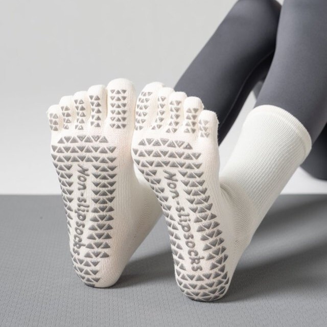 Spring and Autumn Yoga Socks for Women, Pilates Socks, Professional Non-Slip Socks, White Mid-Calf Five-Toe Socks, Thin Indoor Sports Fitness Socks