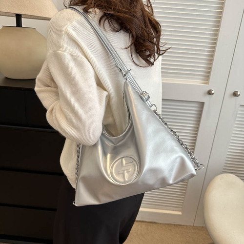 This year's popular autumn and winter new single shoulder armpit bag women's  large capacity backpack tote bag Korean version