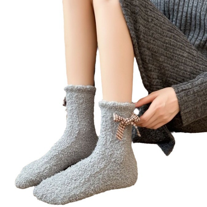Calcetines de Piso de Tubo Medio para Mujer de Terciopelo de Coral Engrosados y Transpirables para Invierno y Hogar
