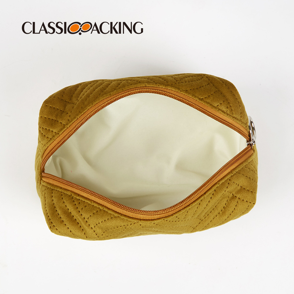 Bolsa de almacenamiento de cosméticos portátil coreano con logotipo impreso Bolsa de lavado de material de franela al por mayor de fábrica