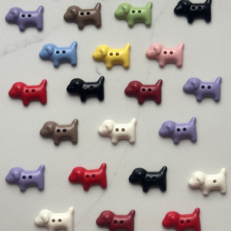 Plastic Colorful Two-Hole Hand-Sewn Buttons Cartoon Puppy Buttons for Coats, Sweaters, and Clothing Animal Buttons Plastic Colorful Two-Hole Hand-Sewn Buttons Cartoon Puppy Buttons for Coats, Sweaters, and Clothing Animal Buttons