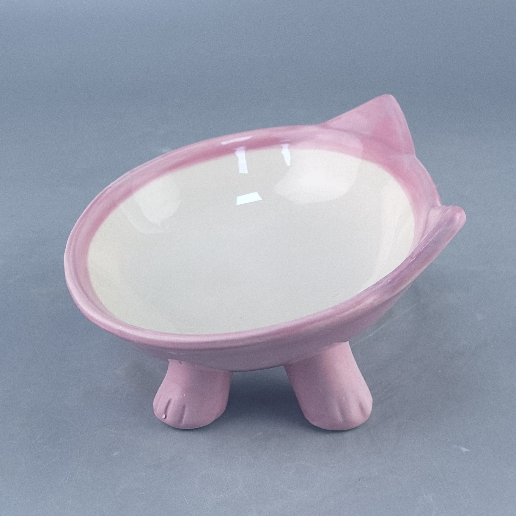 Oreja de gato rosa cuenco de gato cuenco de cerámica para mascotas de pie alto boca inclinada lavabo para gatos animal fácil de limpiar lindo lavabo de comida para mascotas de cerámica
