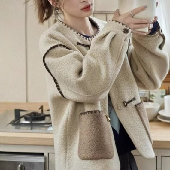 White-painted "Costa Topia" high quality Wool Handmade Shell Embroidered Contrast Lamb Wool Jacket