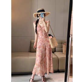 2025夏季新款法式粉色荷叶边碎花V领无袖连衣裙女修身显瘦长裙子