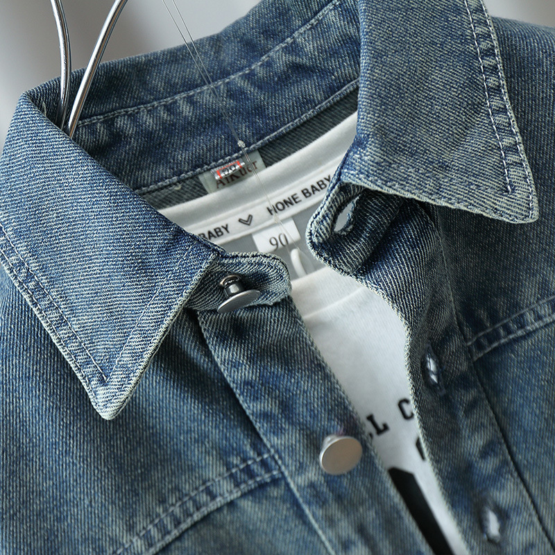 5771 camisa de mezclilla para niños 2024 otoño nuevo estilo chaqueta de bebé espalda camisa de mezclilla de etiqueta blanca para niños estilo de moda