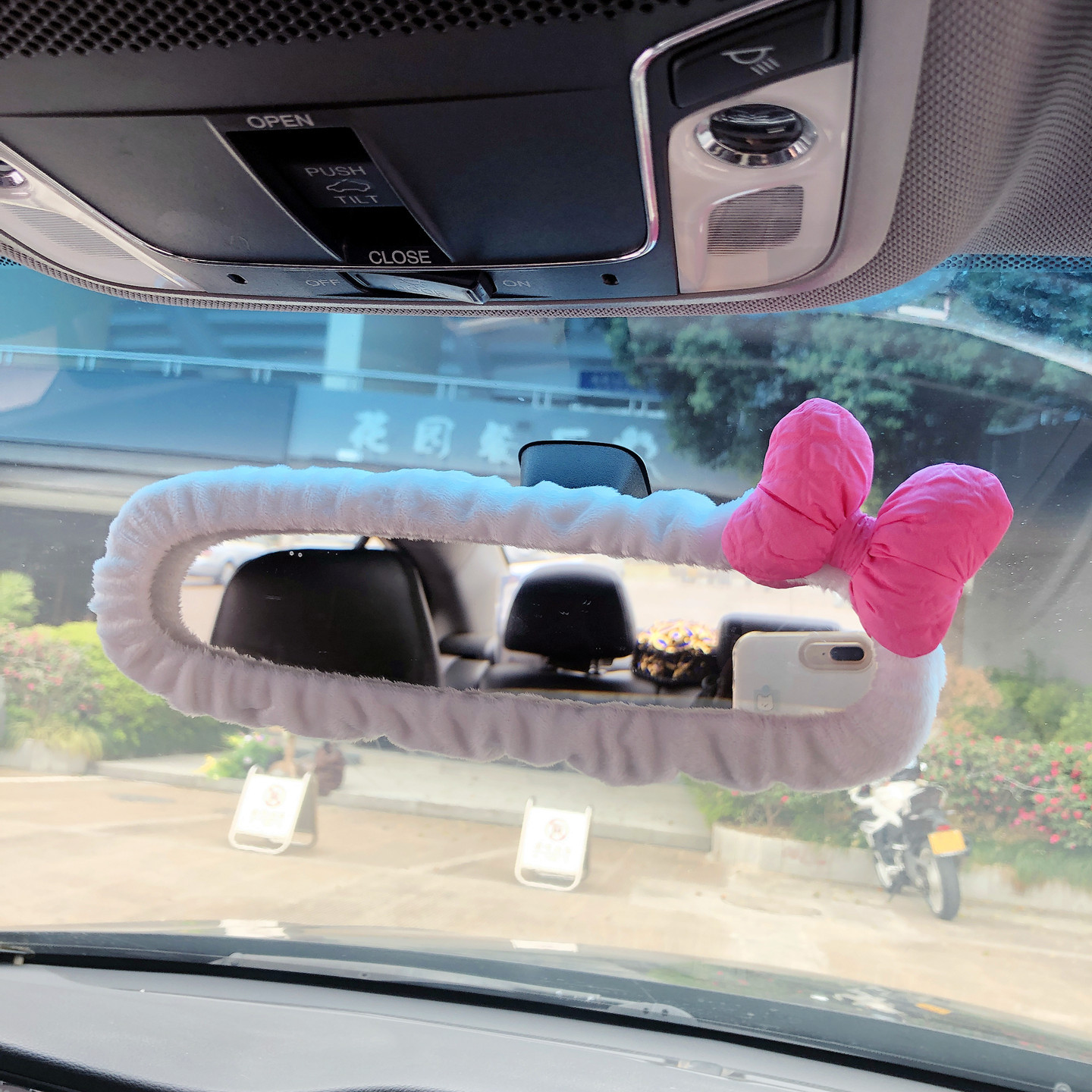 Car Rearview Mirror Cover with Bowknot, Cute and Trendy, Universal Type, Direct from Manufacturer