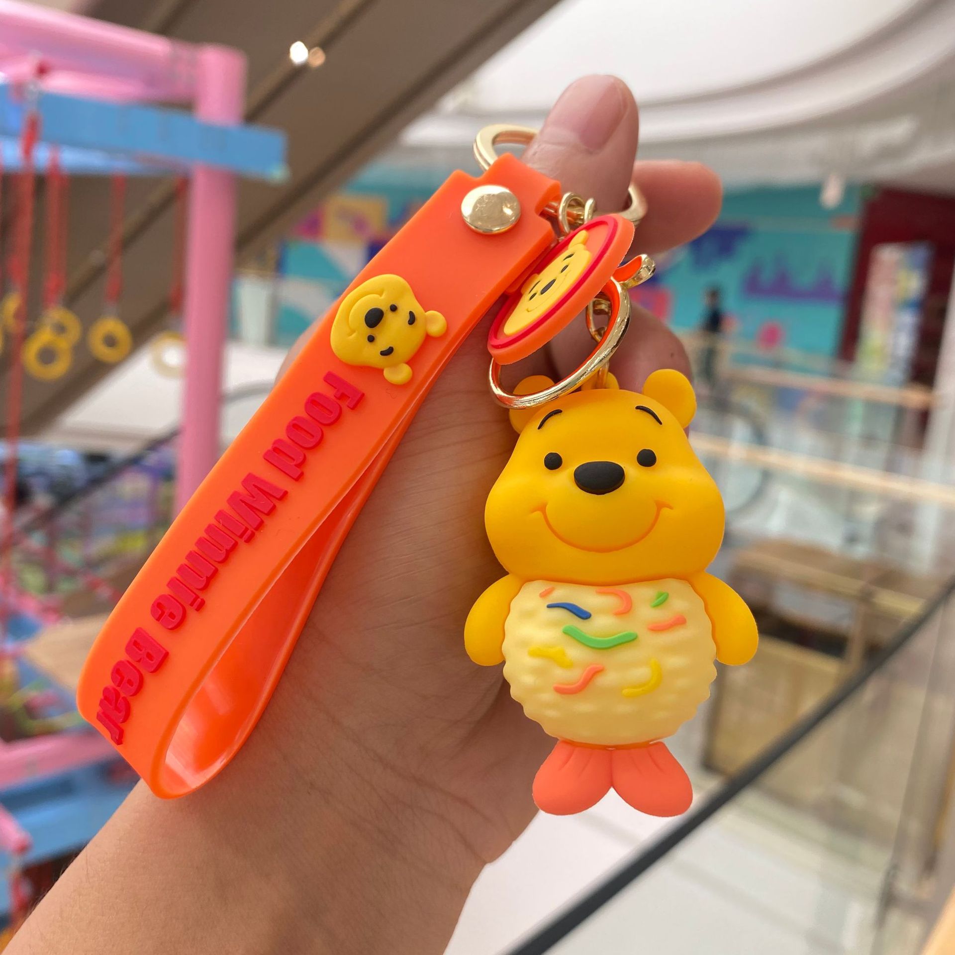 Creativo de dibujos animados postre Winnie the Pooh llavero lindo queso papas fritas Pequeño Oso amarillo colgante bolsa adornos al por mayor