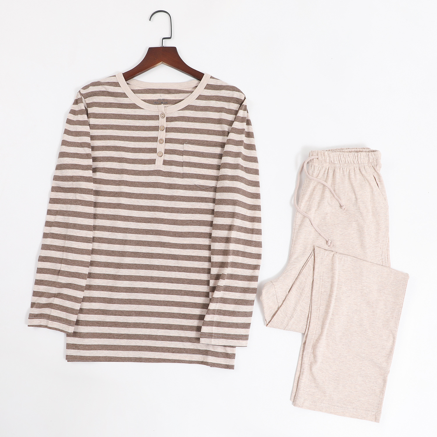 여성의 넓은 줄무늬 다크 브라운