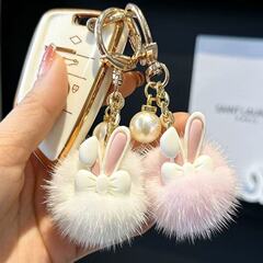 韓国のドーパミンネットの赤いかわいいウサギの震え音の人形の包みのぬいぐるみのキーホルダーのペンダントの毛玉
